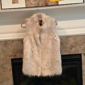 Rachel Zoe  Faux fur vest   Size S